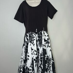 Draper's and Damon's Graphic floral dress